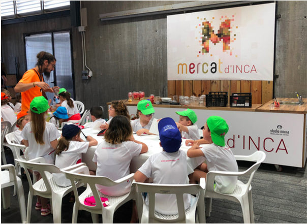 El Mercat dels infants , las escuelas de verano visitan el Mercat d’Inca